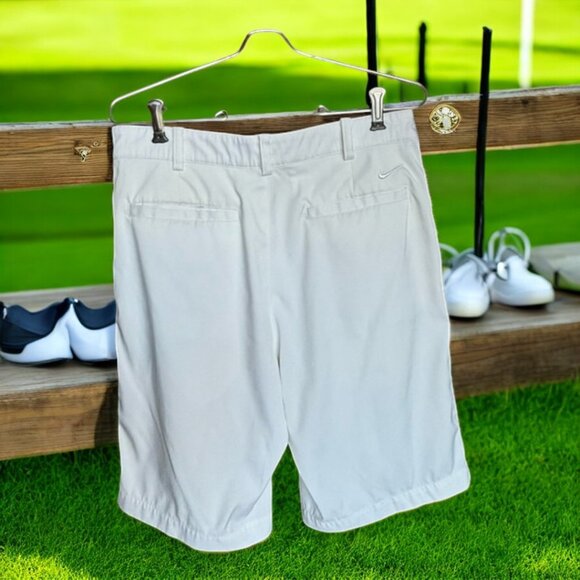 NIKE GOLF TOUR PERFORMANCE DRI FIT GOLF SHORTS SIZE 30 - Picture 2 of 6